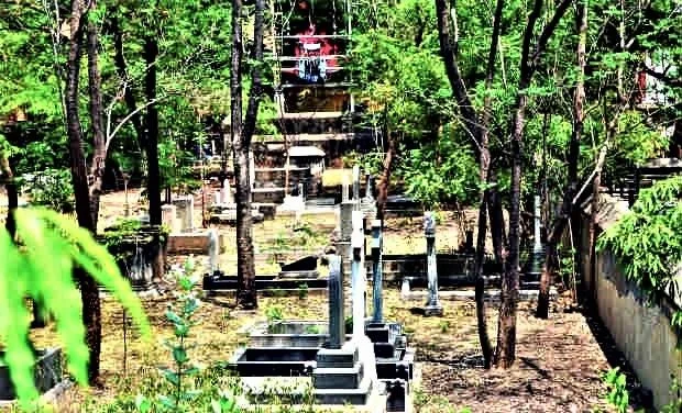 St. George's English Cemetery Kaaka Thopu Street — British graves dating to 1770