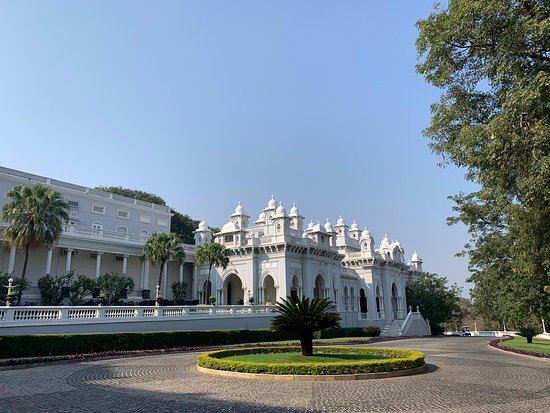Hyderabad destination – Charminar, biryani and Nizami heritage